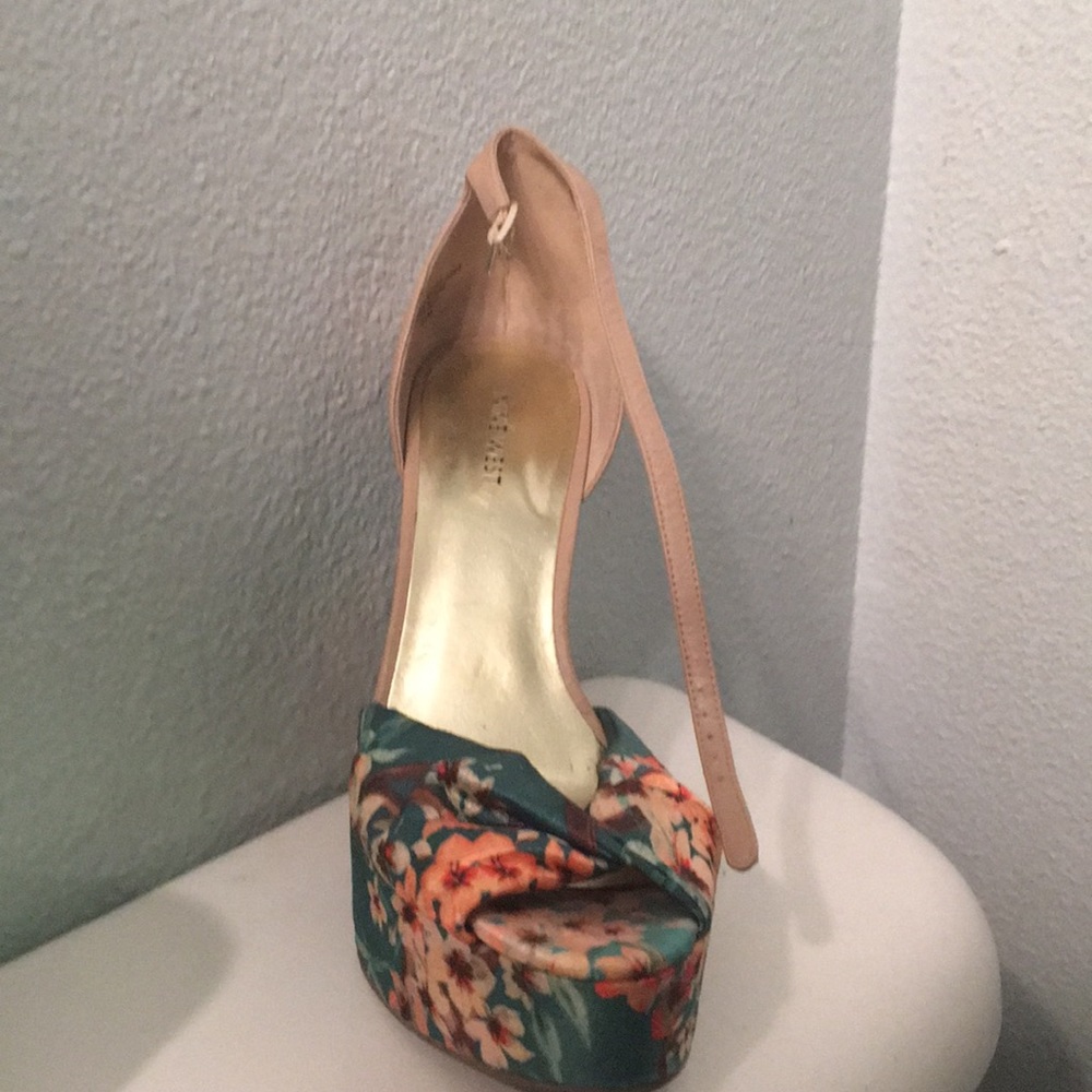 Shoes - Picture 2 of 2